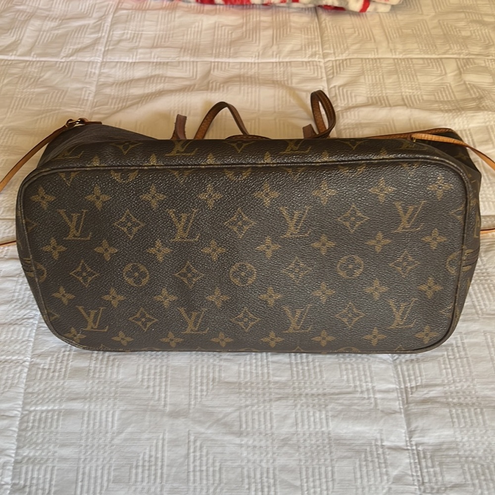 LV Monogram Neverfull - Picture 6 of 14